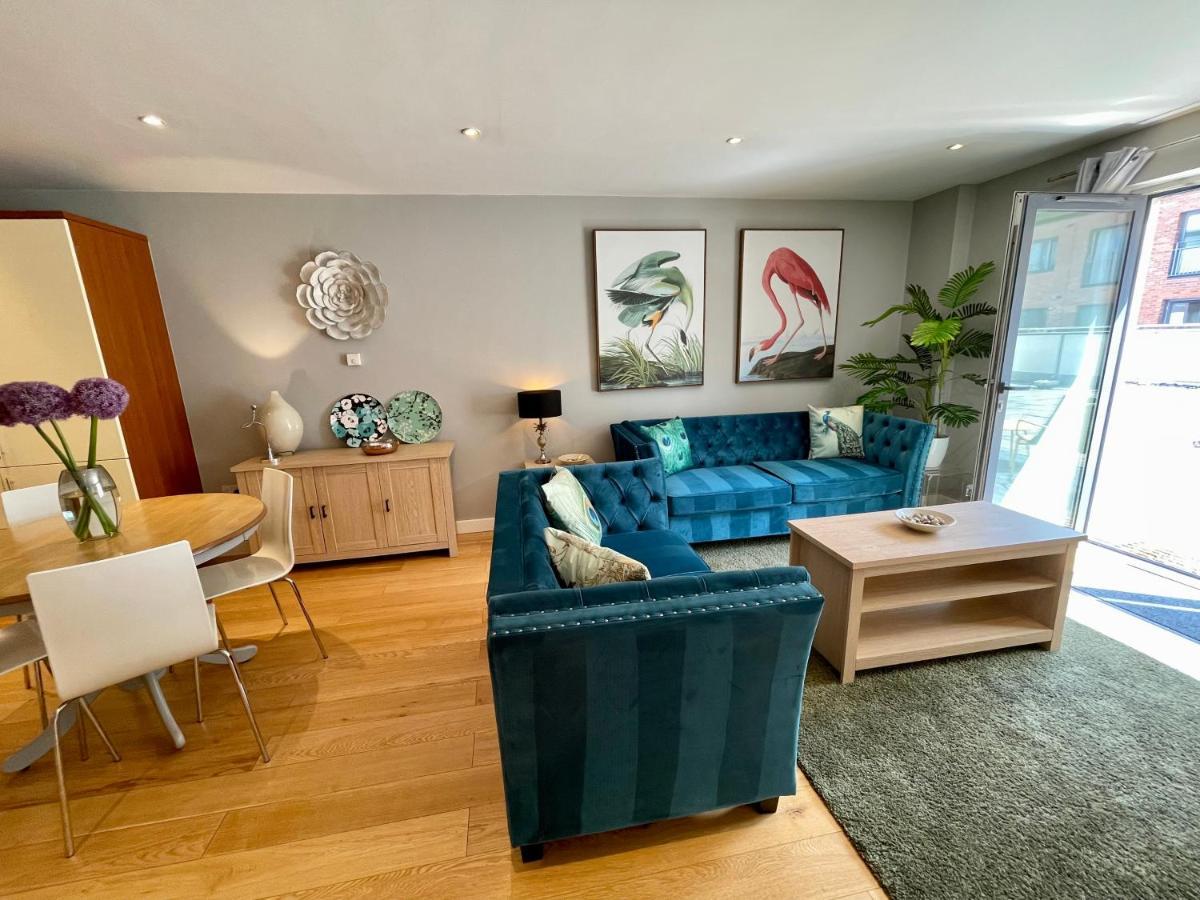 Апартаменты Stunning 2-bed Town Centre - Hosted By Hutch Lifestyle