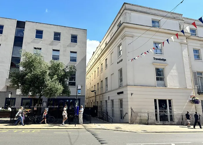 Stunning 2-Bed Town Centre Apartment - Hosted By Hutch Lifestyle