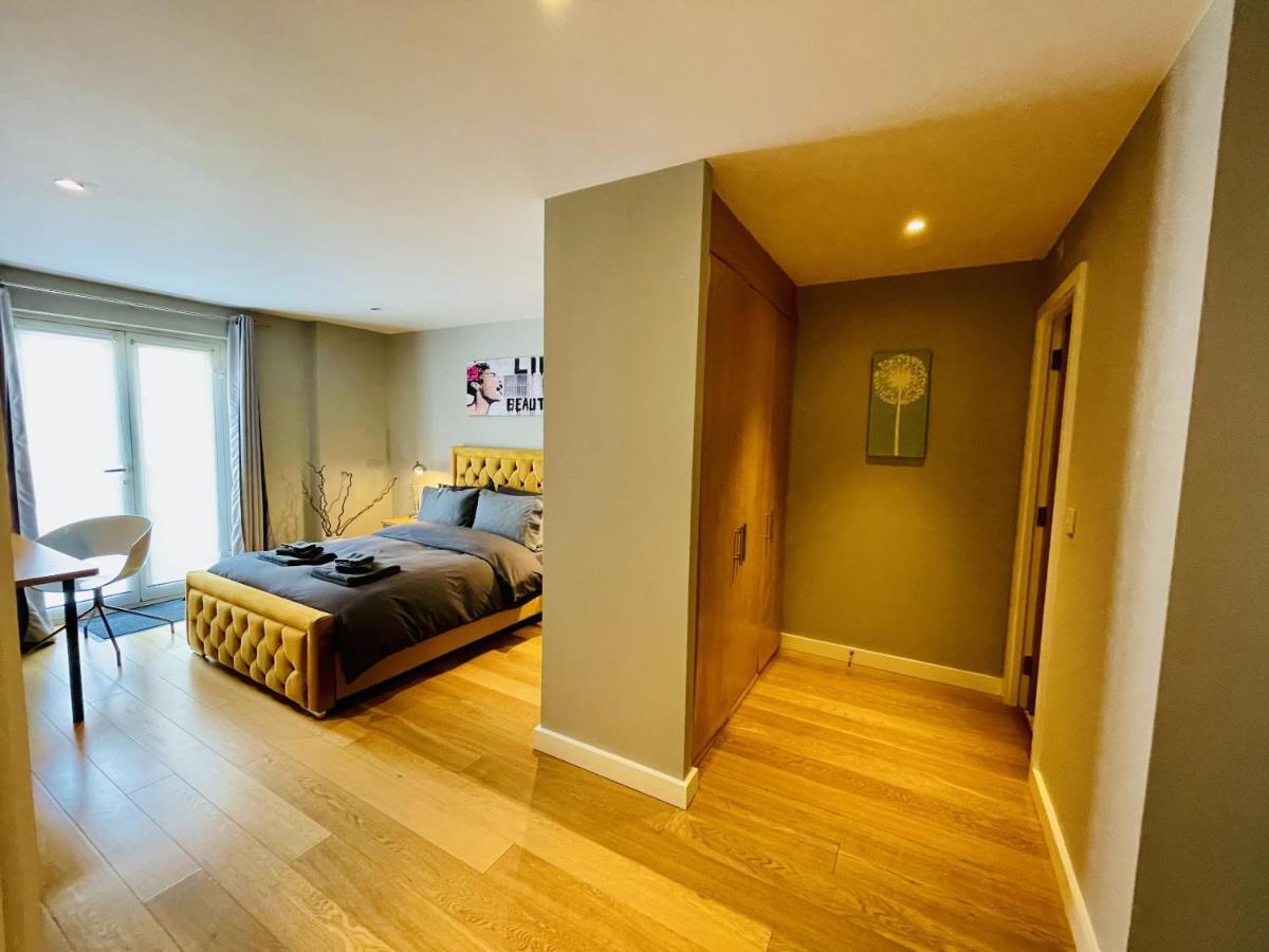 Stunning 2-bed Town Centre - Hosted By Hutch Lifestyle