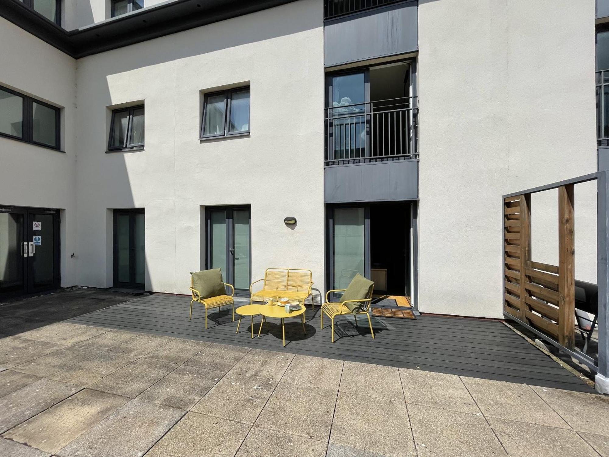 Stunning 2-bed Town Centre - Hosted By Hutch Lifestyle